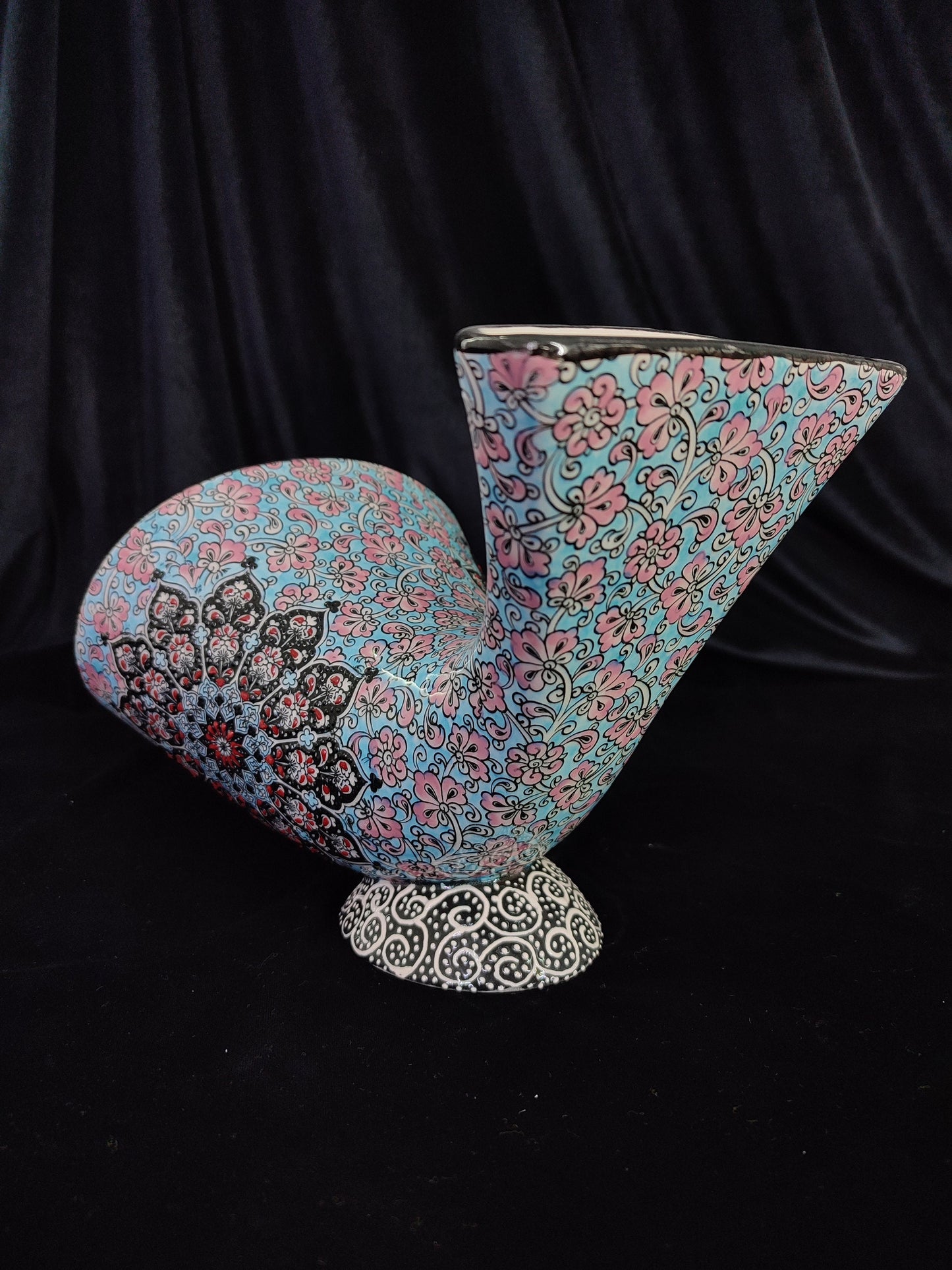 Handmade Ceramic Gramophone Speaker Amplifier – Floral Pottery Music Box, Unique Phone Amplifier, Ideal Father's Day Gift