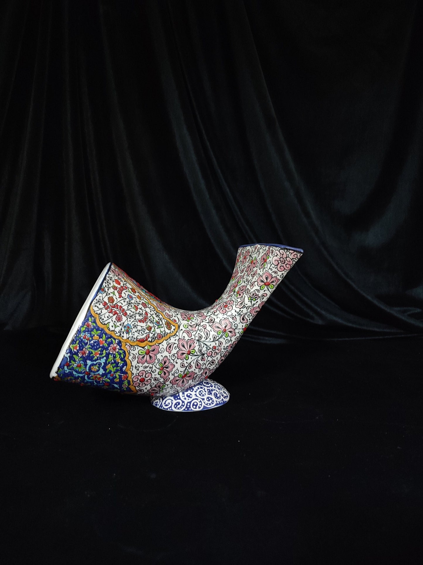 Handmade Ceramic Gramophone Speaker Amplifier – Floral Pottery Music Box, Unique Phone Amplifier, Ideal Birthday Gift
