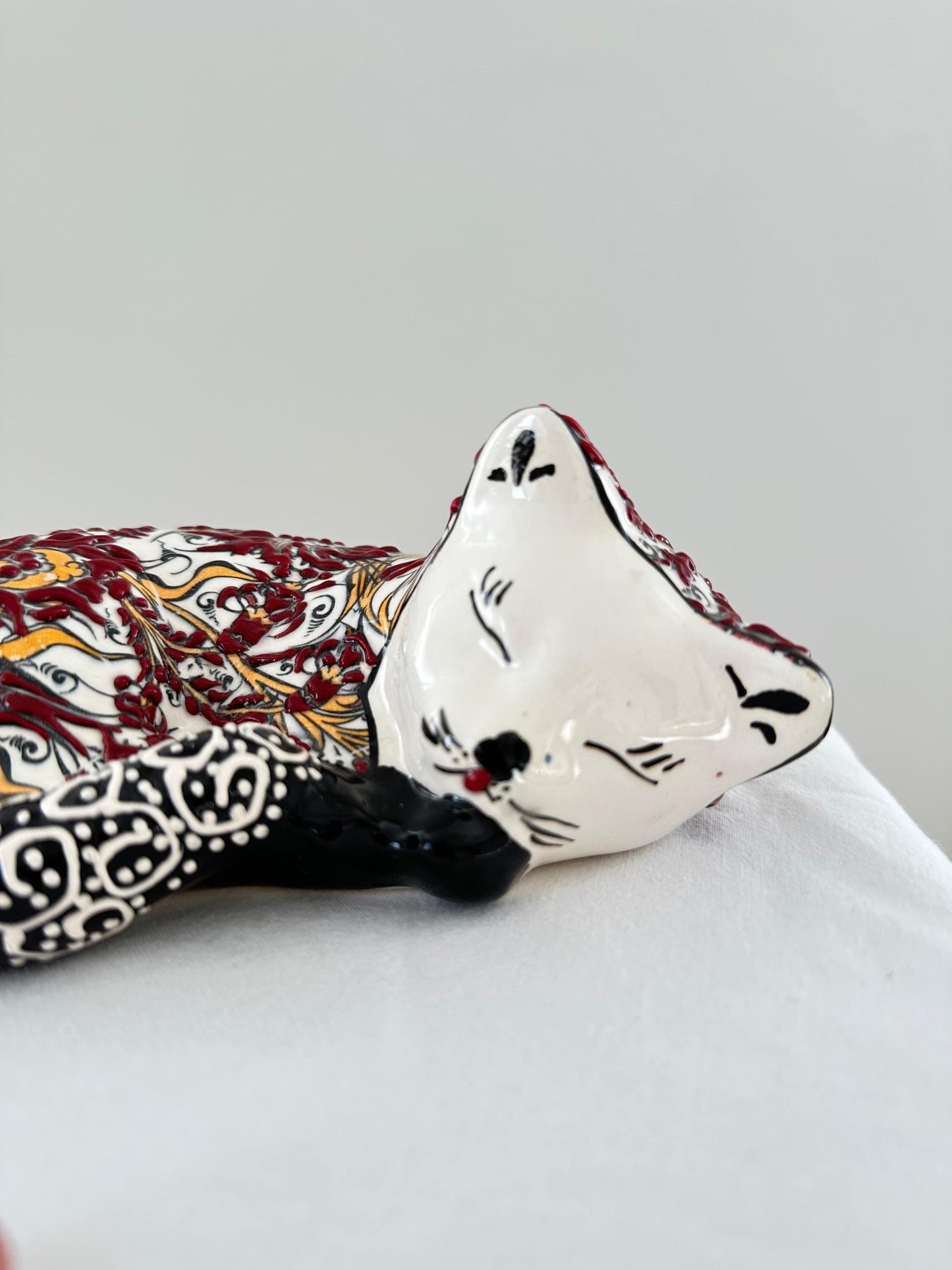 Hand-Painted Ceramic Cat Figurine β Turkish Decorative Art, Unique Gift Idea, Floral Pattern, Home Decor Accent, Artisan-Made Sculpture