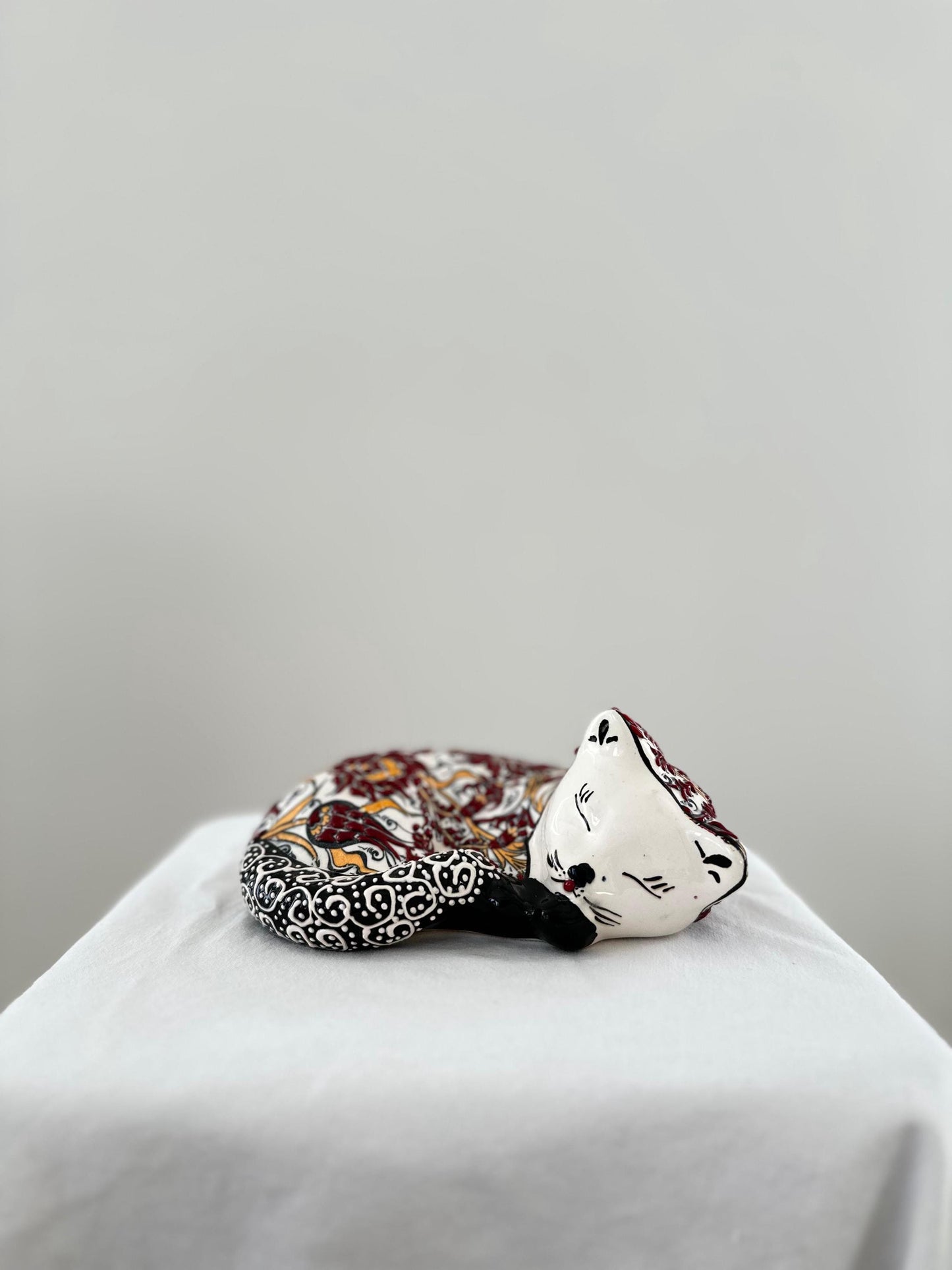 Hand-Painted Ceramic Cat Figurine β Turkish Decorative Art, Unique Gift Idea, Floral Pattern, Home Decor Accent, Artisan-Made Sculpture