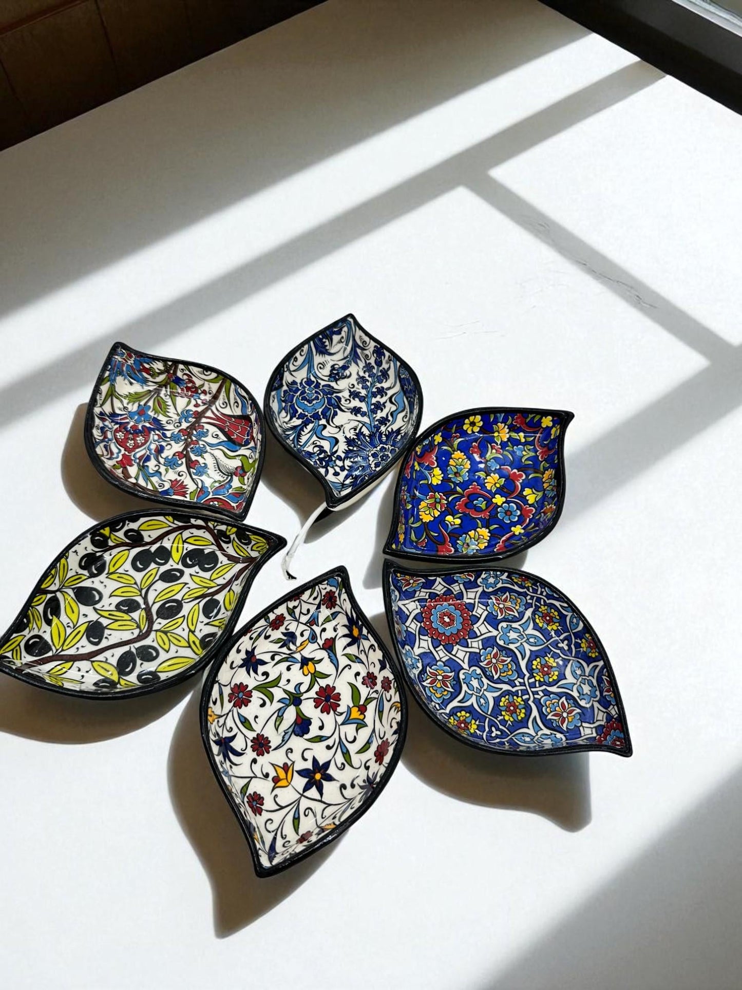 Turkish Ceramic Leaf Bowls Set of 6, 4” Mini Dipping Bowls, 10 cm Snack Nut Dishes, Iznik Floral Appetizer Condiment Dish, Meze Serving,Gift