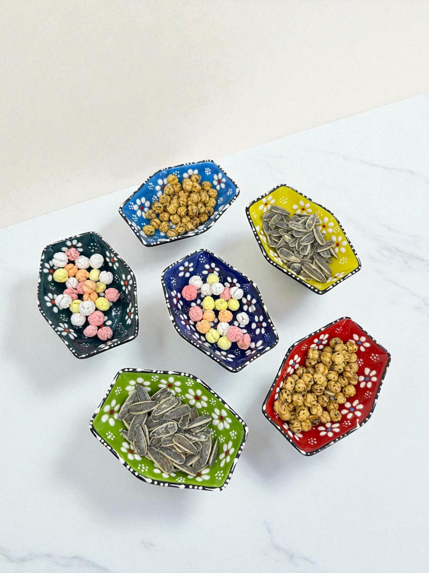 Turkish Ceramic Mini Bowls,Hexagon Dipping Bowls, 9 to 11 cm Snack Nut Dishes,Colorful Condiment Sauce Dish,Daisy Pattern,Set of 6 or Single