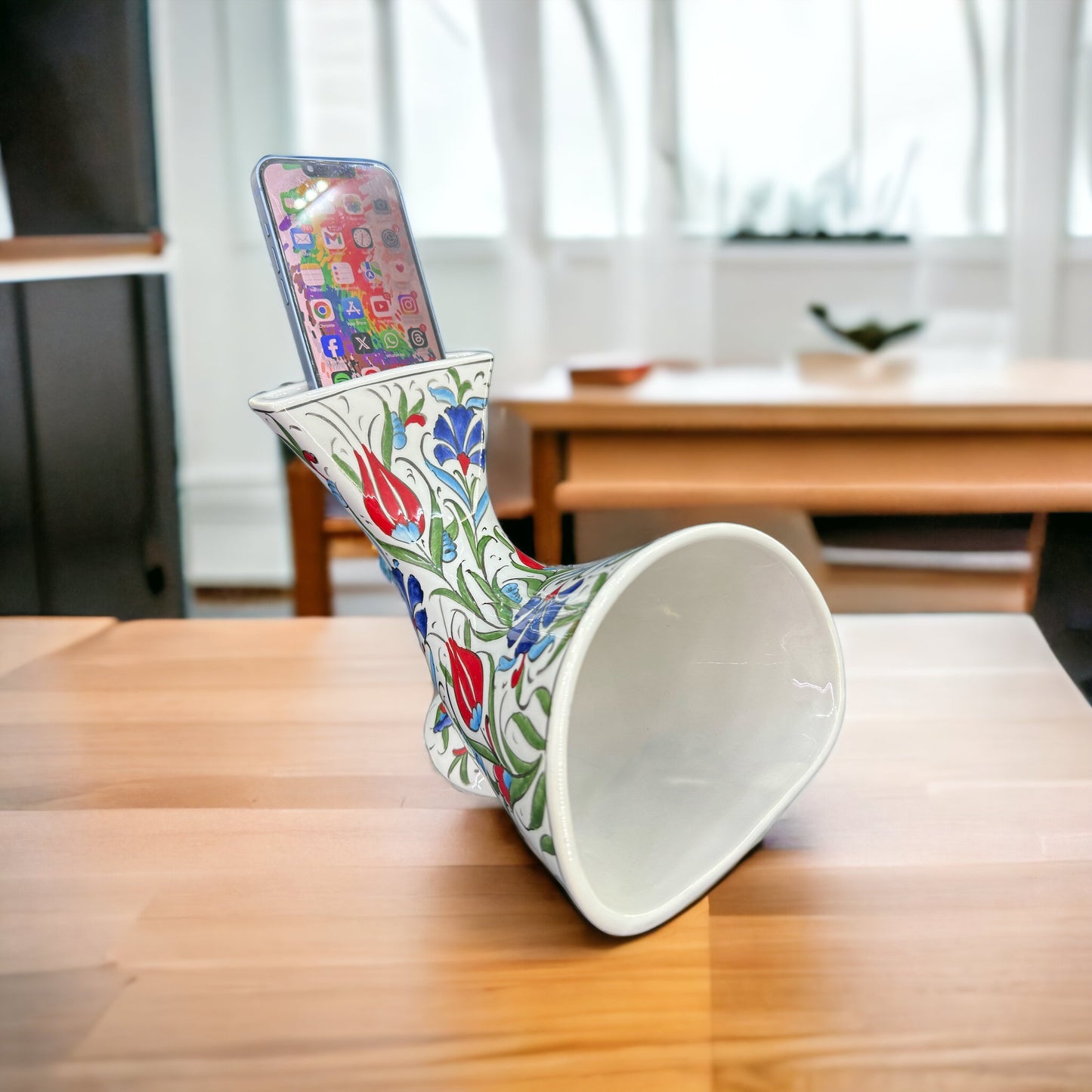 Handmade Ceramic Gramophone Speaker Amplifier – Floral Pottery Music Box, Unique Phone Amplifier, Ideal Birthday Gift