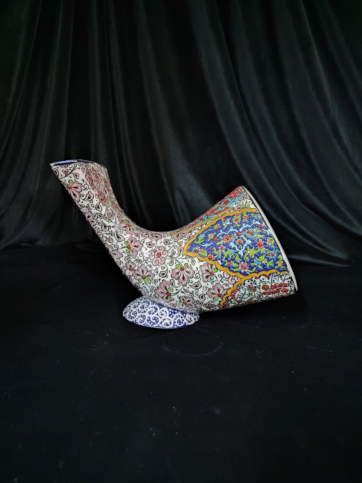 Handmade Ceramic Gramophone Speaker Amplifier – Floral Pottery Music Box, Unique Phone Amplifier, Ideal Birthday Gift