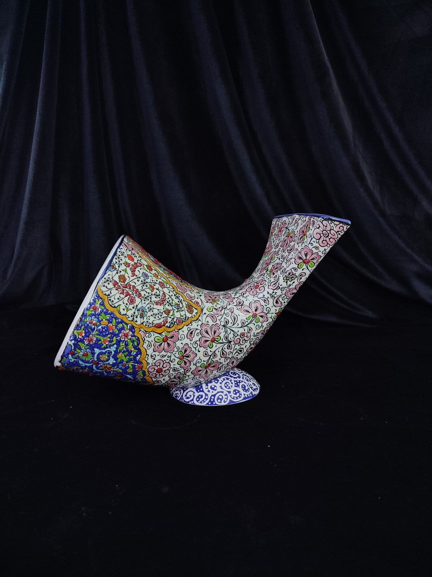 Handmade Ceramic Gramophone Speaker Amplifier – Floral Pottery Music Box, Unique Phone Amplifier, Ideal Birthday Gift