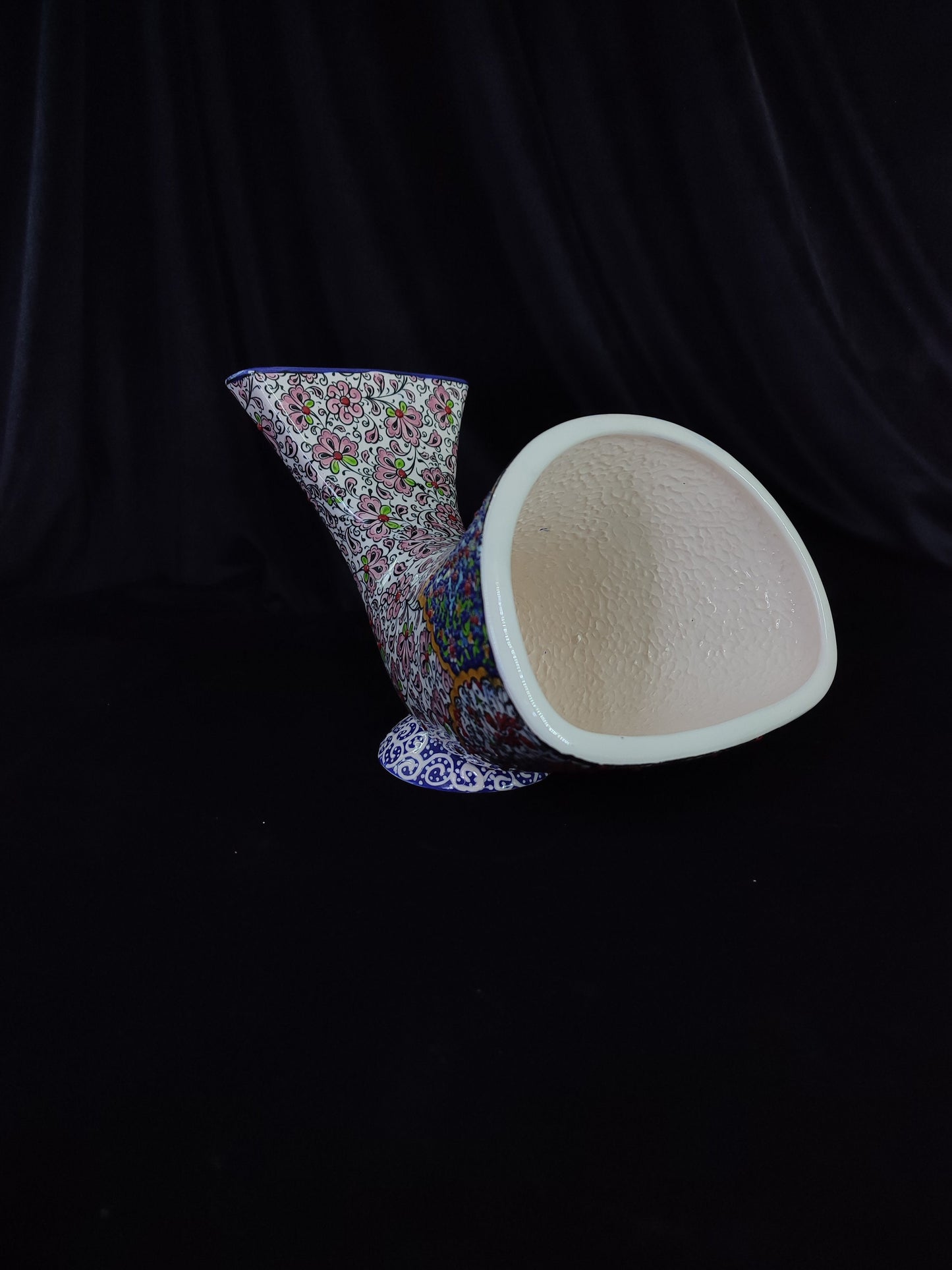 Handmade Ceramic Gramophone Speaker Amplifier – Floral Pottery Music Box, Unique Phone Amplifier, Ideal Birthday Gift