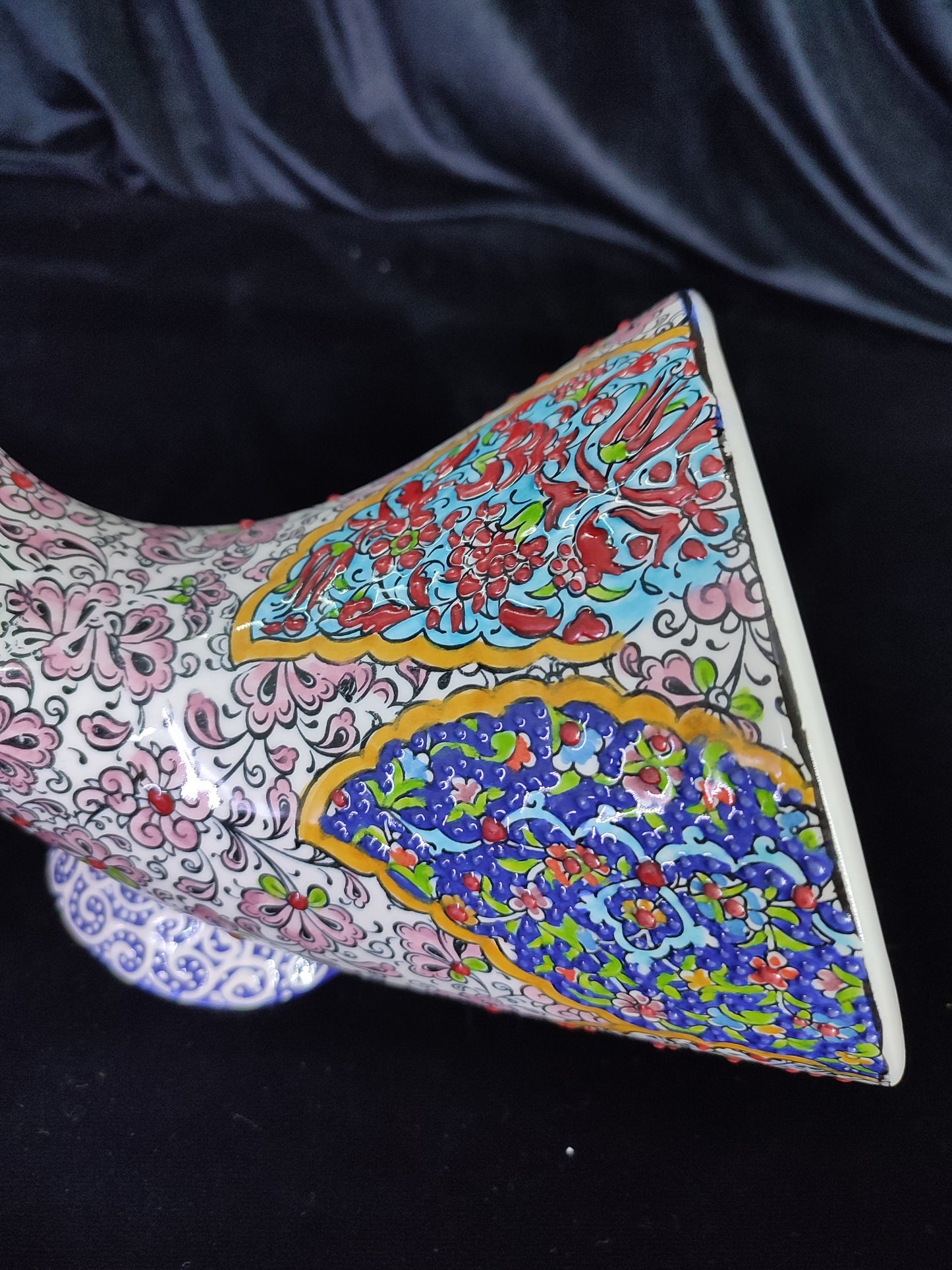Handmade Ceramic Gramophone Speaker Amplifier – Floral Pottery Music Box, Unique Phone Amplifier, Ideal Birthday Gift