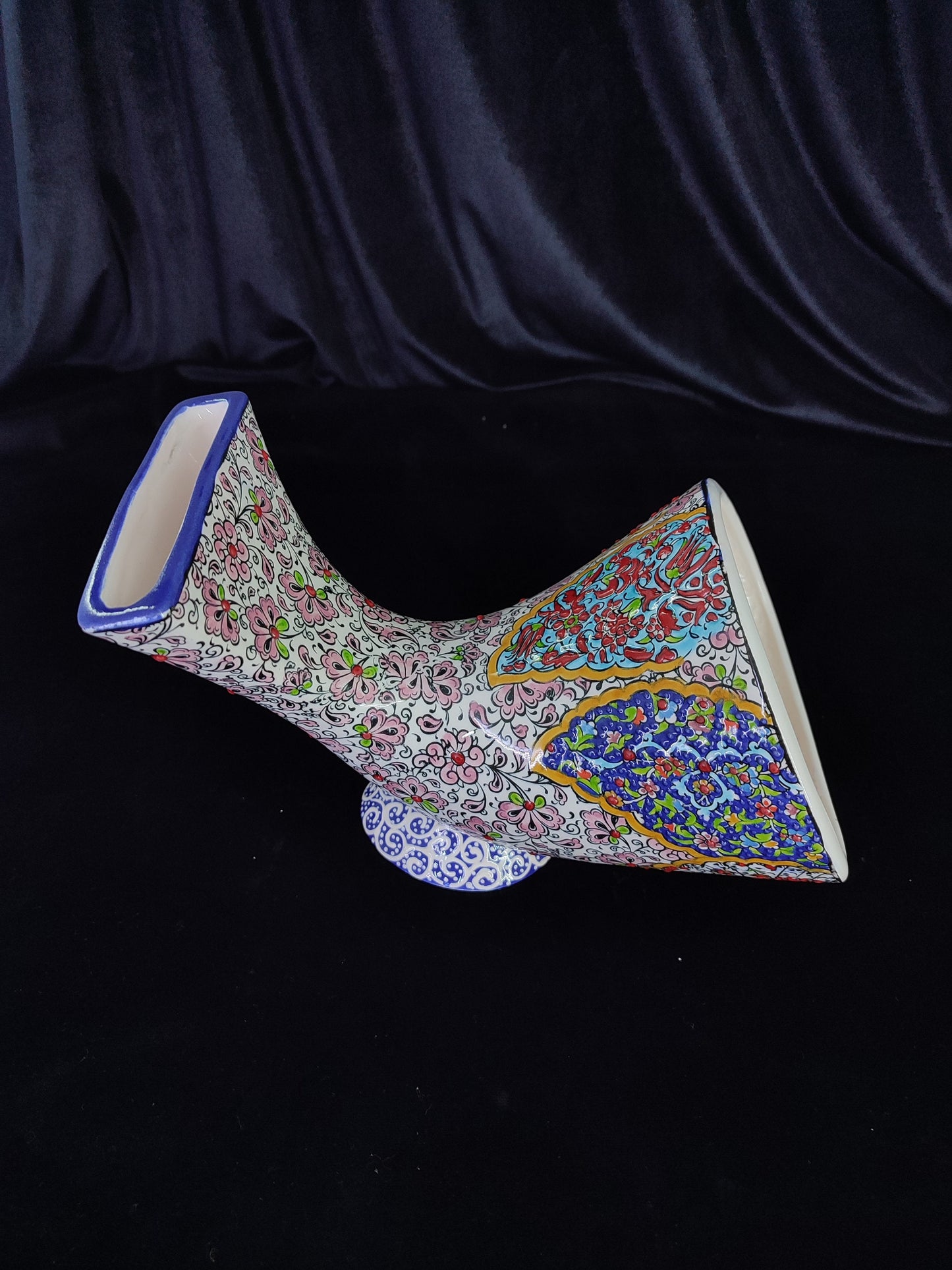 Handmade Ceramic Gramophone Speaker Amplifier – Floral Pottery Music Box, Unique Phone Amplifier, Ideal Birthday Gift