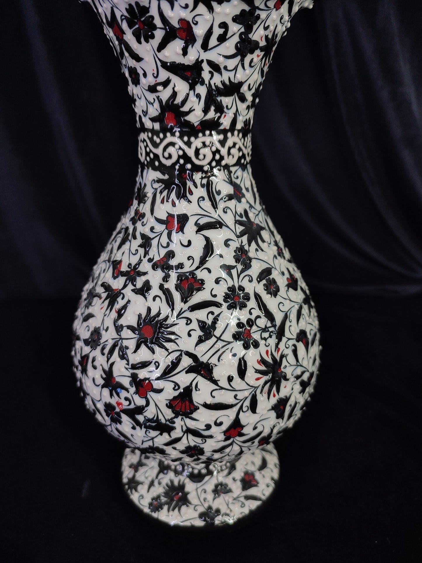 Handmade Black and White Turkish Ceramic Vase – Hand-Painted Floral Anatolian Pottery, Decorative Table Centerpiece