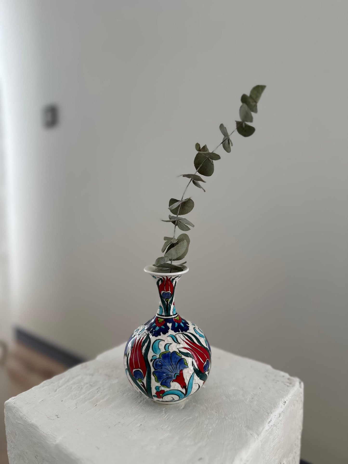 Hand-Painted Turkish Ceramic Vase – Iznik Pottery Decor, Traditional Floral Design, Unique Handmade Gift, Authentic Home Accent