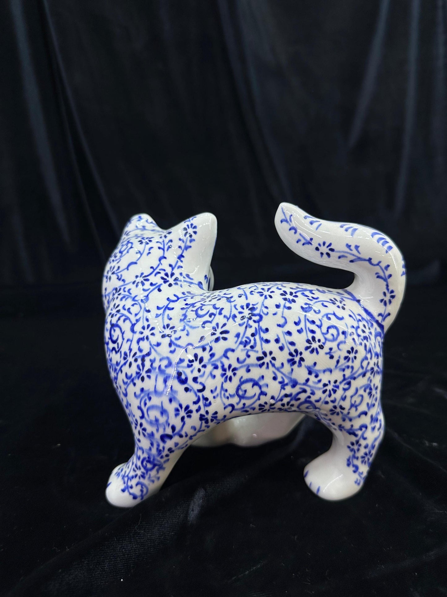 Hand-Painted Ceramic Cat Figurine with Turkish Blue Floral Design – Unique Valentine's Day Gift for Cat Lovers, Home Decor Ornament