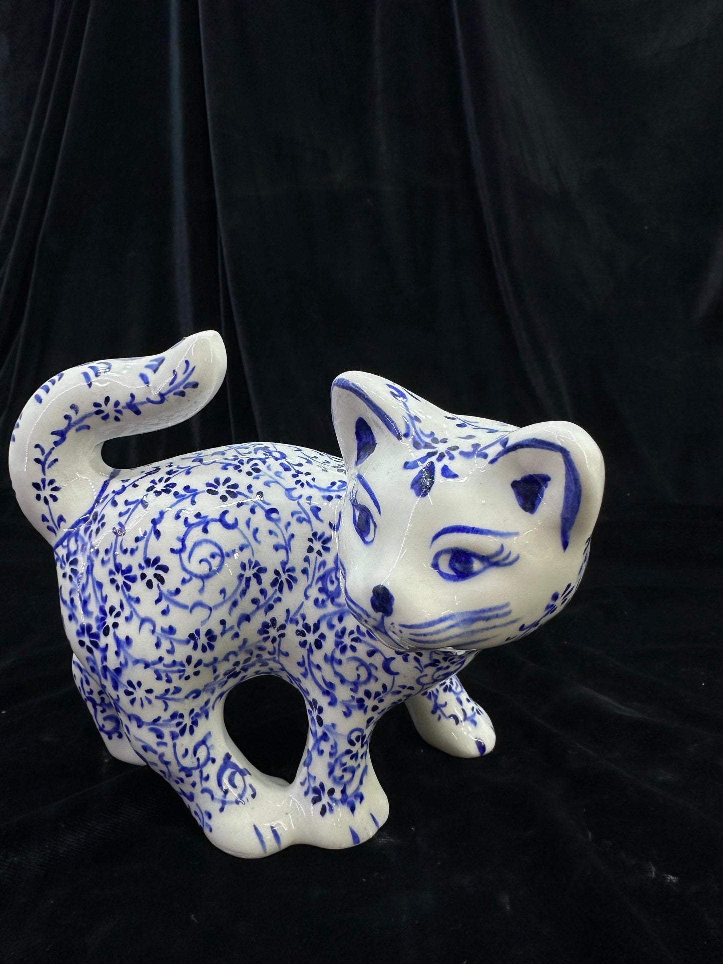 Hand-Painted Ceramic Cat Figurine with Turkish Blue Floral Design – Unique Valentine's Day Gift for Cat Lovers, Home Decor Ornament