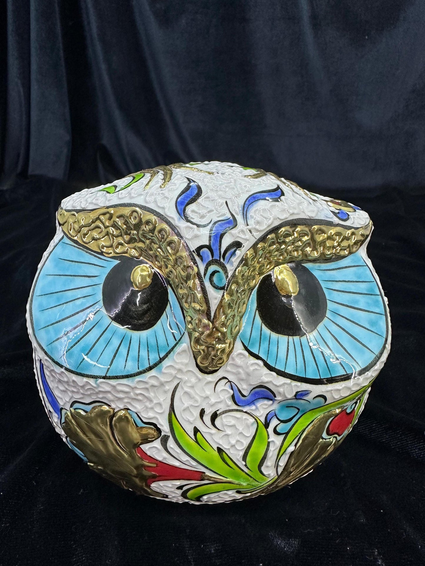 Hand-Painted Ceramic Owl Figurine with Gold Accents – Turkish Decorative Art – Unique Handmade Gift Idea – Elegant Home Decor from Turkey