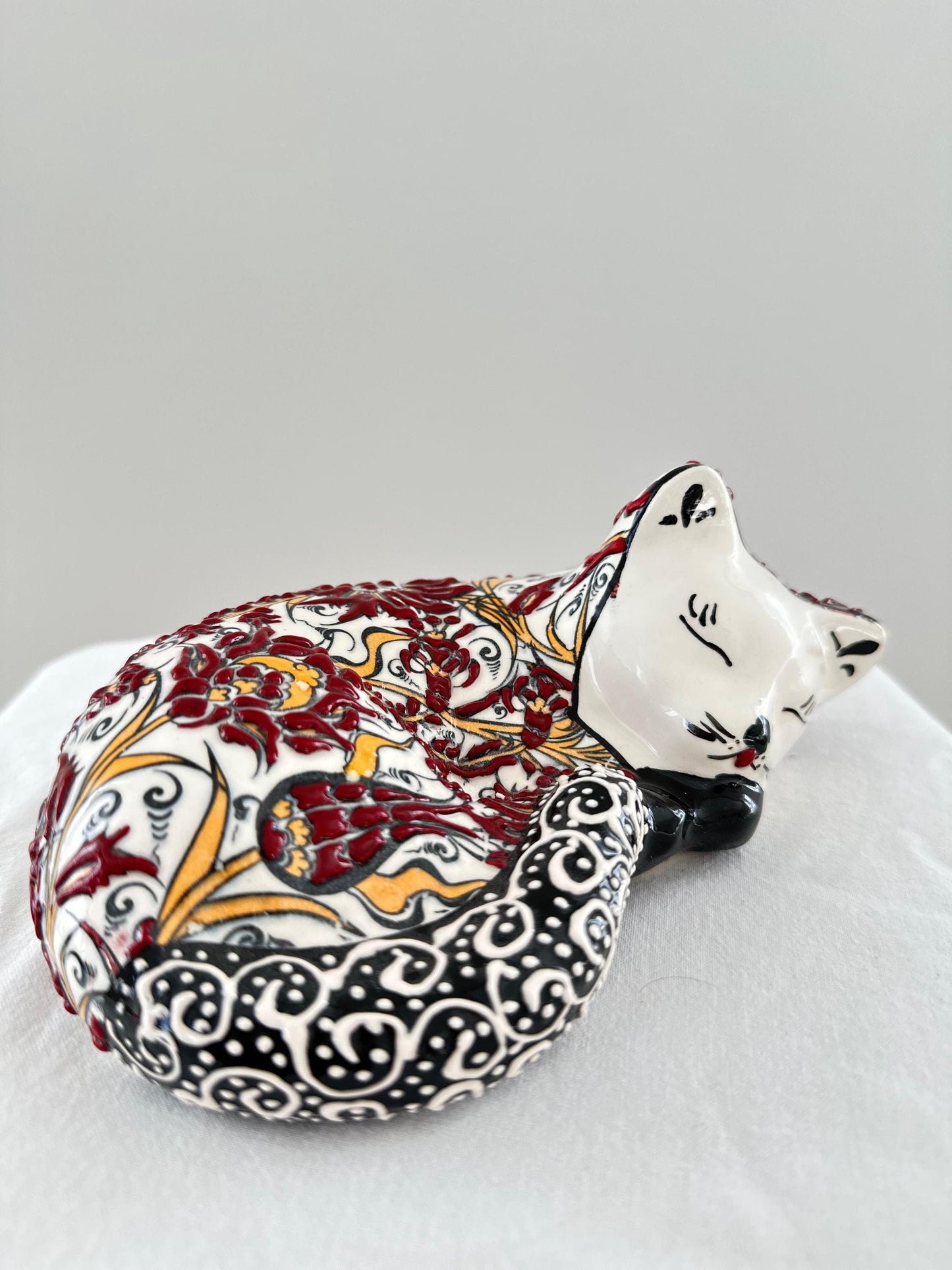 Hand-Painted Ceramic Cat Figurine – Turkish Decorative Art, Unique Gift Idea, Floral Pattern, Home Decor Accent, Artisan-Made Sculpture