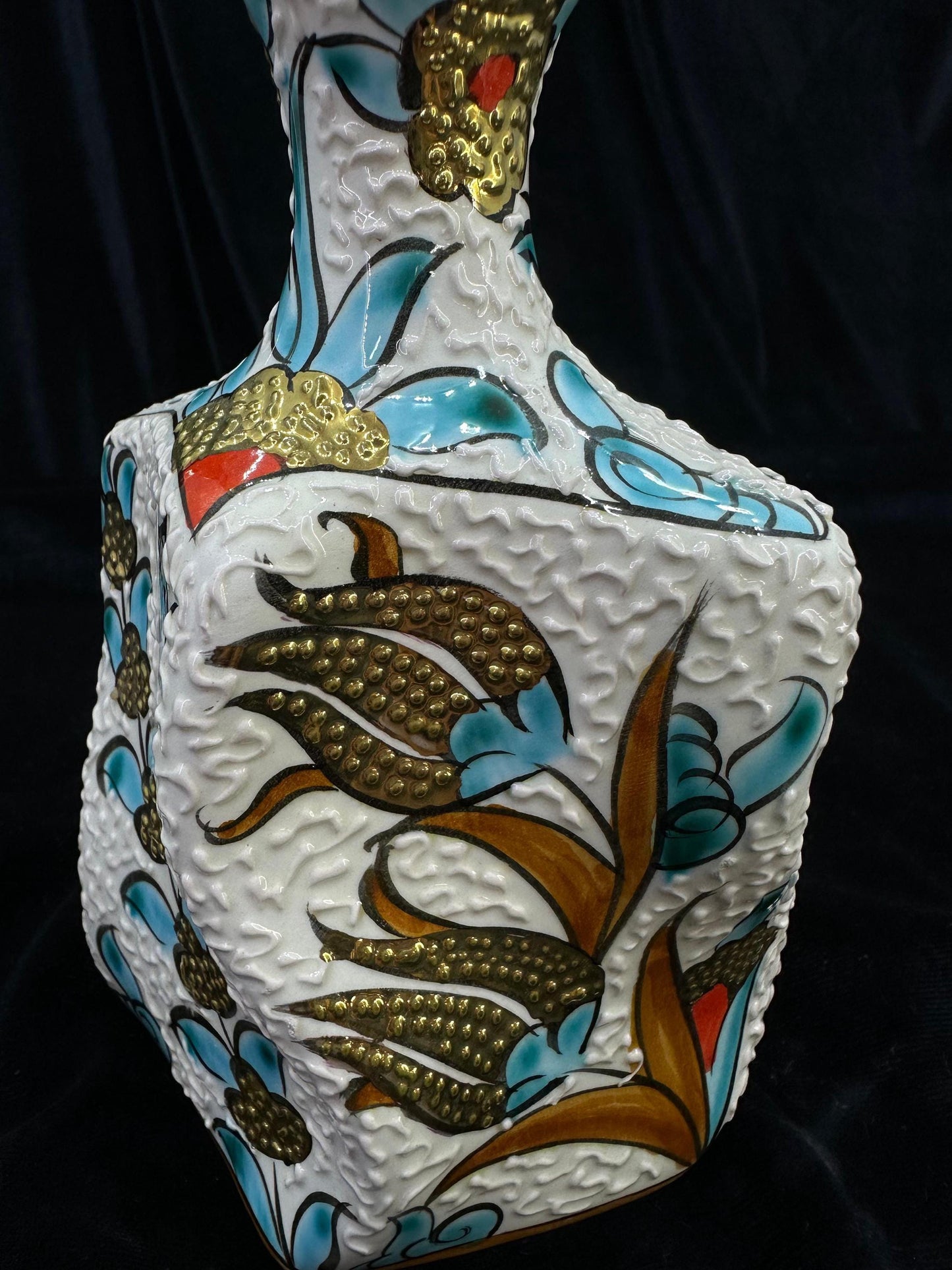 Hand-Painted Decorative Liquor Bottle – Unique Ceramic Ornament for Home Bar or Shelf Decor, Perfect Valentine's Day Gift Idea