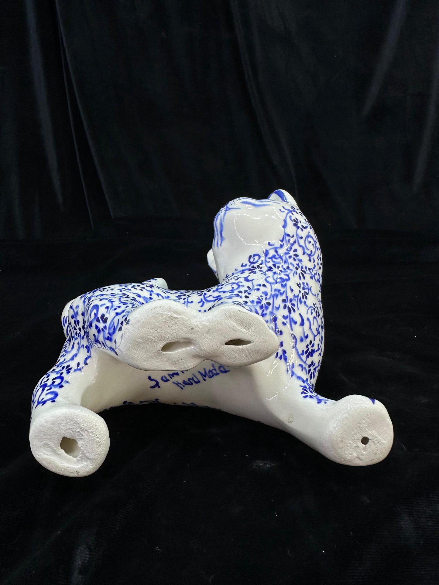 Hand-Painted Ceramic Cat Figurine with Turkish Blue Floral Design – Unique Valentine's Day Gift for Cat Lovers, Home Decor Ornament