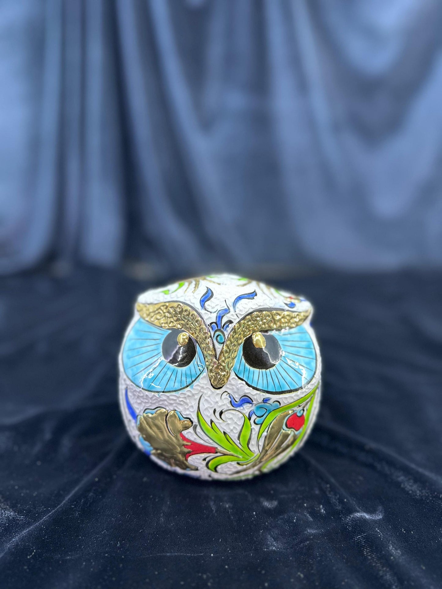 Hand-Painted Ceramic Owl Figurine with Gold Accents – Turkish Decorative Art – Unique Handmade Gift Idea – Elegant Home Decor from Turkey