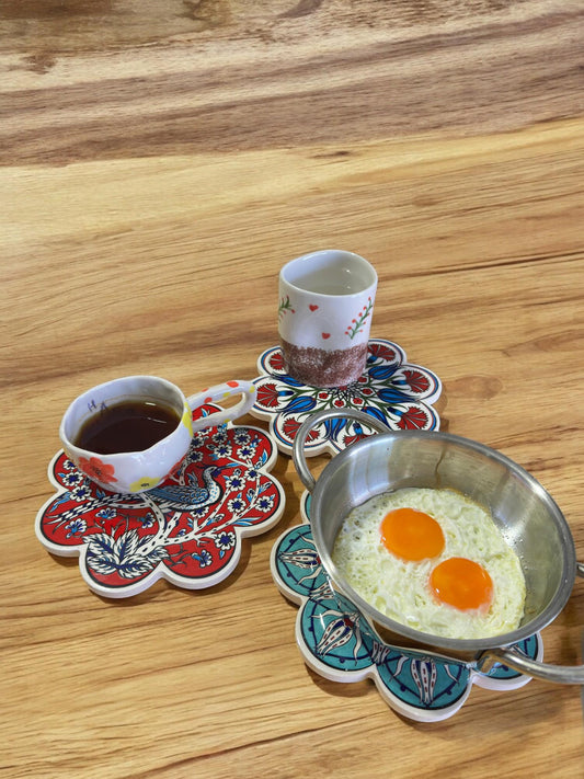 Handcrafted Turkish Ceramic Coaster, Traditional Anatolian Pattern Plate, 18 cm Drink Mat, Hand Painted Table Decor, Coffee Mug Tray