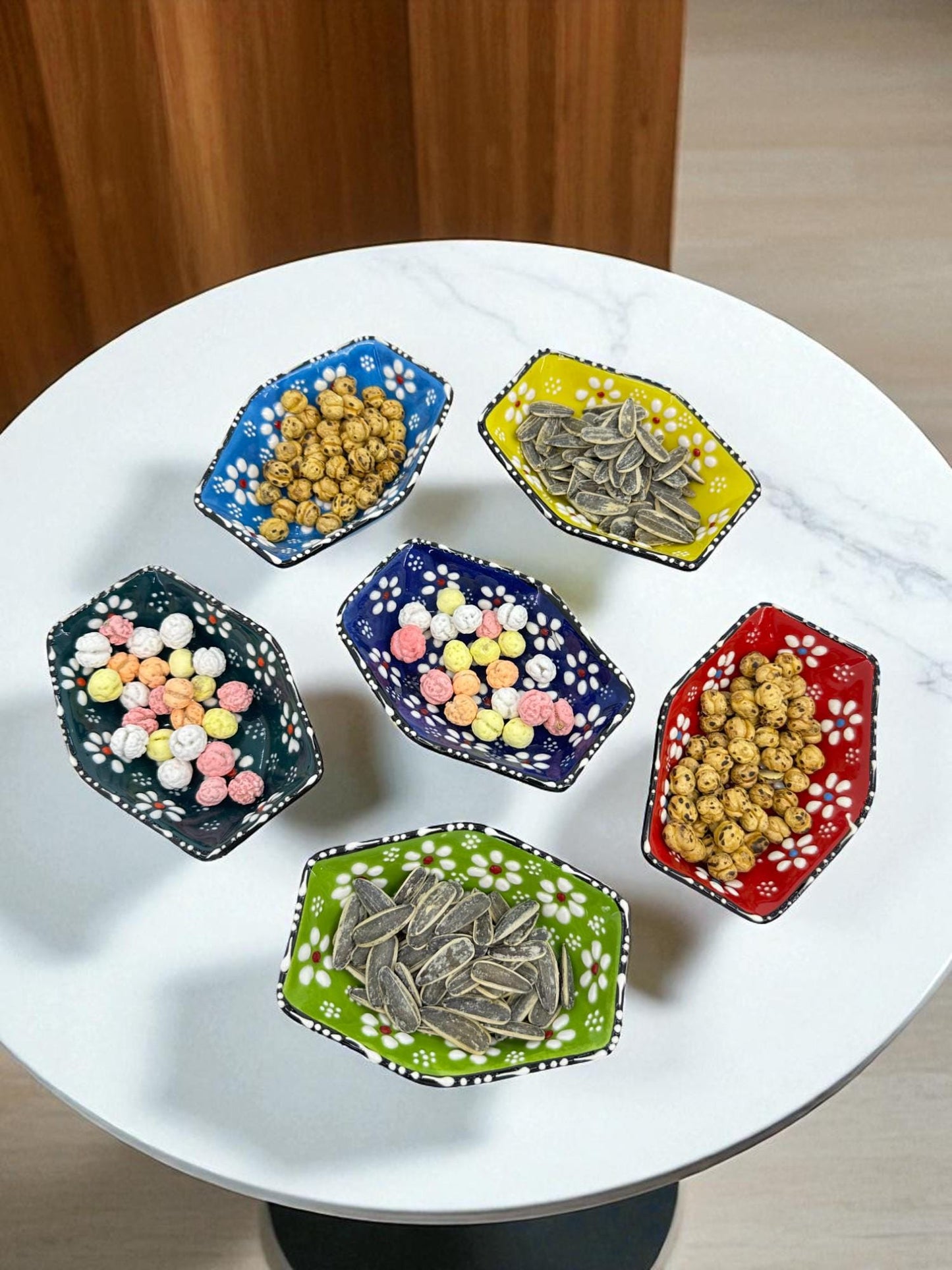 Turkish Ceramic Mini Bowls,Hexagon Dipping Bowls, 9 to 11 cm Snack Nut Dishes,Colorful Condiment Sauce Dish,Daisy Pattern,Set of 6 or Single